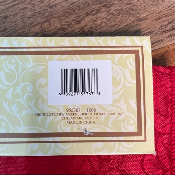 Decorative Red and Green Dinning Table Runner Bundle 12in x 72in Polyester - Picture 15 of 15